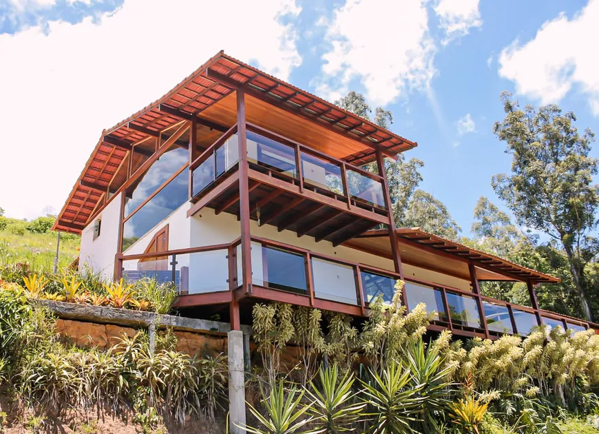 Foto 1 de Casa de Condomínio com 3 Quartos à venda, 230m² em Itaipava, Petrópolis