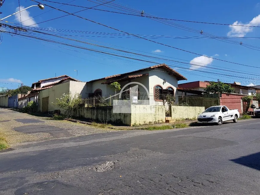 Foto 1 de Casa com 4 Quartos à venda, 120m² em Papavento, Sete Lagoas