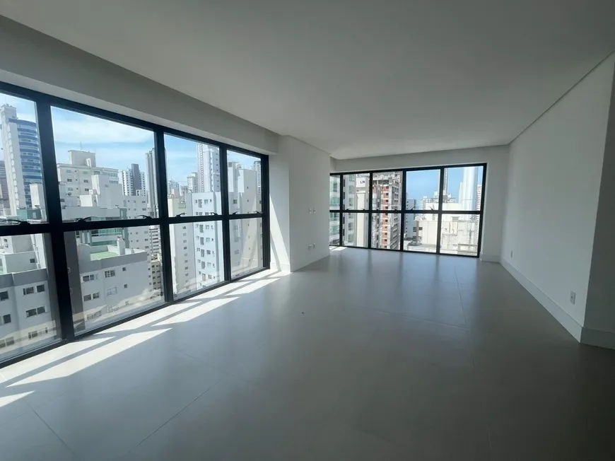 Foto 1 de Apartamento com 4 Quartos à venda, 152m² em Centro, Balneário Camboriú