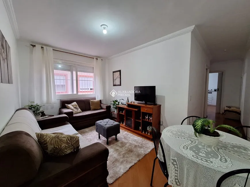 Foto 1 de Apartamento com 2 Quartos à venda, 60m² em Teresópolis, Porto Alegre