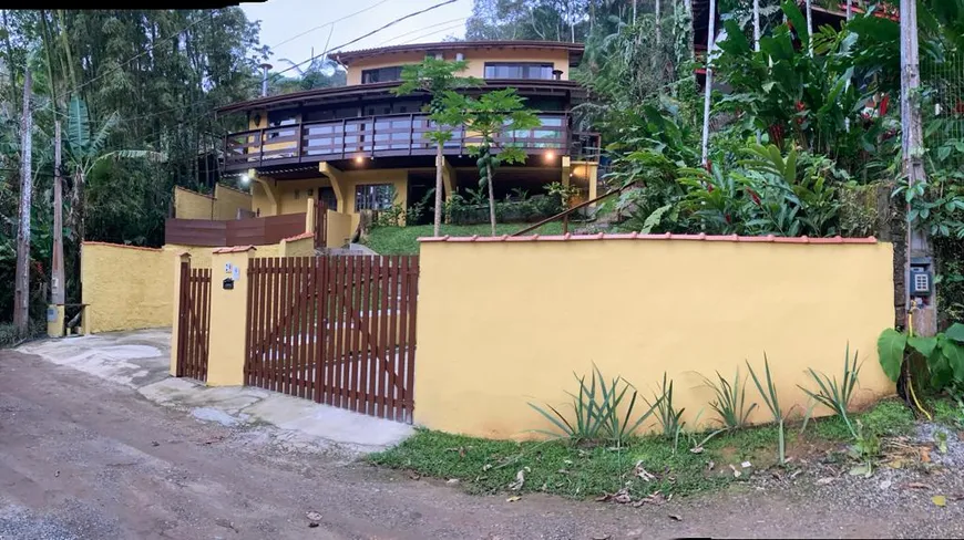 Foto 1 de Casa com 6 Quartos à venda, 300m² em Praia Vermelha do Centro, Ubatuba