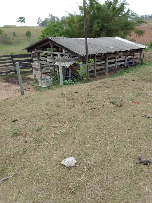 Foto 1 de Fazenda/Sítio com 3 Quartos à venda em Centro Rosalia, Marília