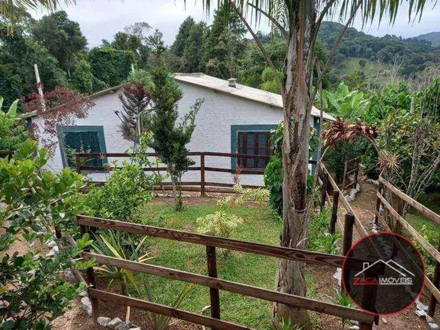 Foto 1 de Fazenda/Sítio com 2 Quartos à venda, 950m² em Quatinga, Mogi das Cruzes