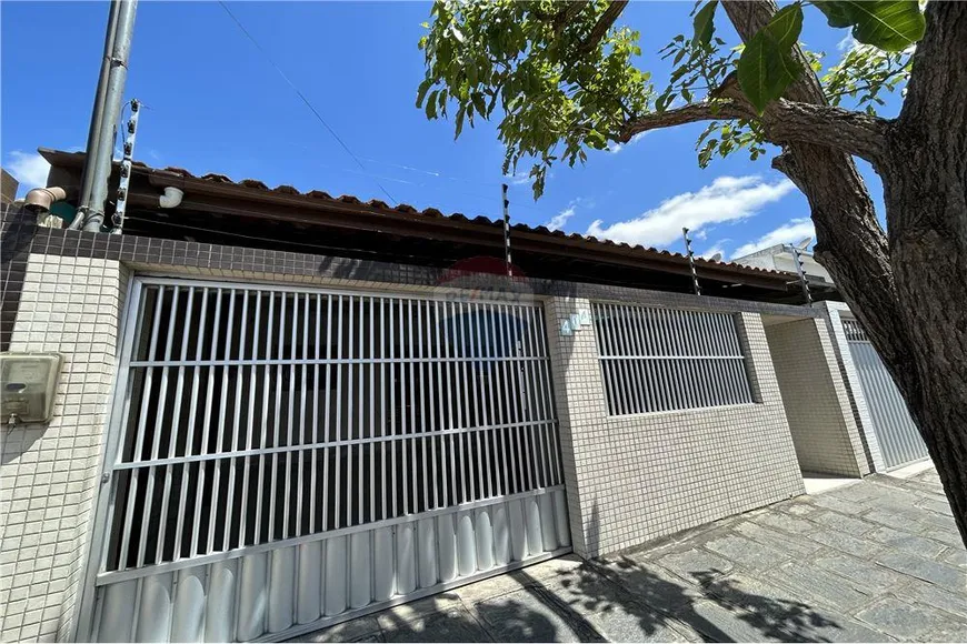 Foto 1 de Casa com 3 Quartos à venda, 199m² em Cruzeiro, Campina Grande