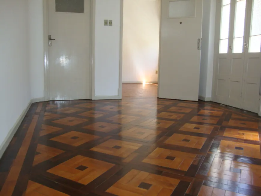 Foto 1 de Apartamento com 4 Quartos para venda ou aluguel, 110m² em Centro Histórico, Porto Alegre