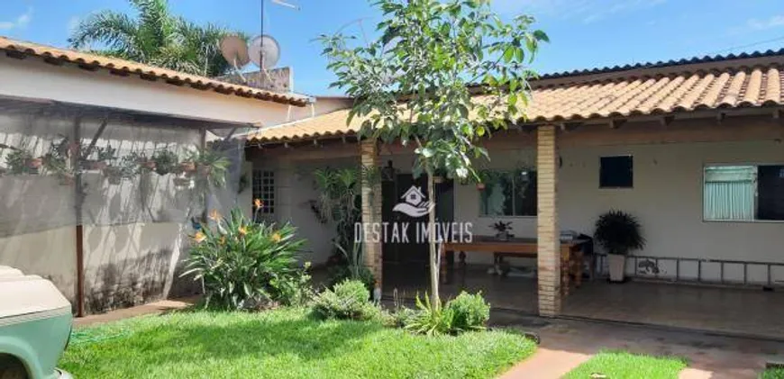 Foto 1 de Casa com 3 Quartos à venda, 165m² em Jardim Brasília, Uberlândia