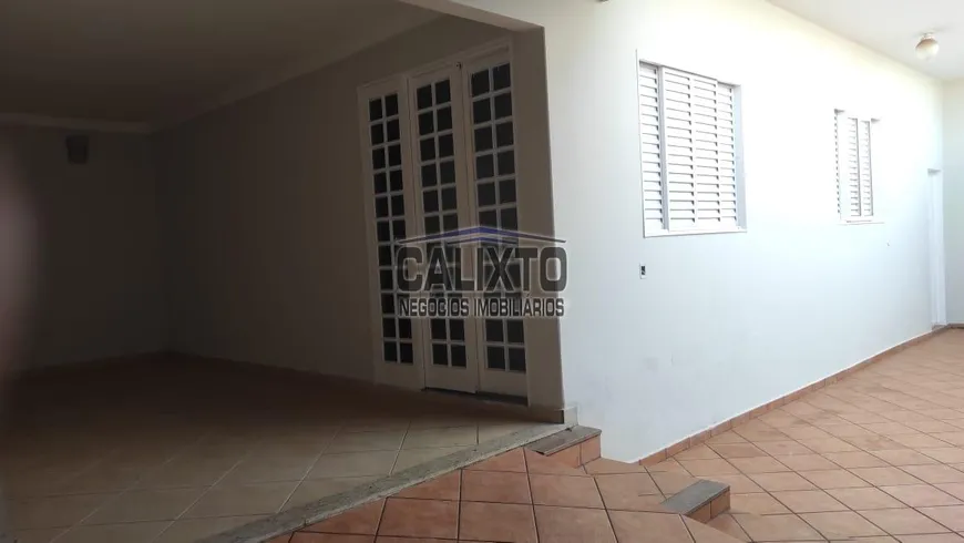 Foto 1 de Casa com 3 Quartos à venda, 117m² em Tubalina, Uberlândia