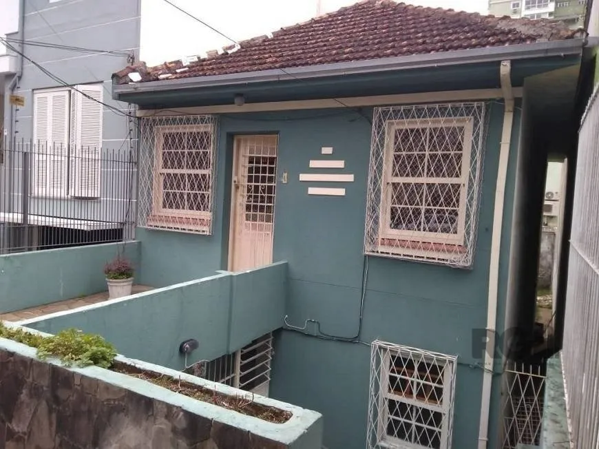 Foto 1 de Casa com 4 Quartos à venda, 123m² em Petrópolis, Porto Alegre