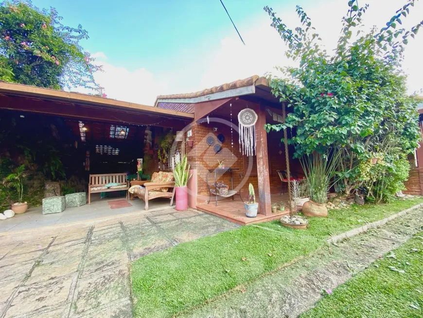 Foto 1 de Casa de Condomínio com 4 Quartos à venda, 103m² em Parque do Imbuí, Teresópolis