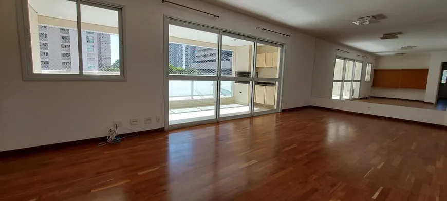 Foto 1 de Apartamento com 3 Quartos para alugar, 126m² em Vila Gertrudes, São Paulo