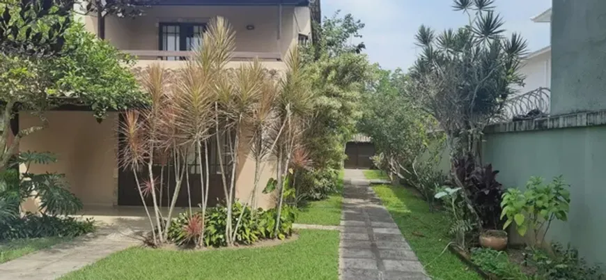 Foto 1 de Casa de Condomínio com 4 Quartos para venda ou aluguel, 340m² em Recreio Dos Bandeirantes, Rio de Janeiro