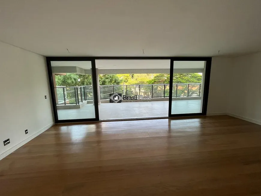 Foto 1 de Apartamento com 4 Quartos para venda ou aluguel, 230m² em Jardim Leonor, São Paulo