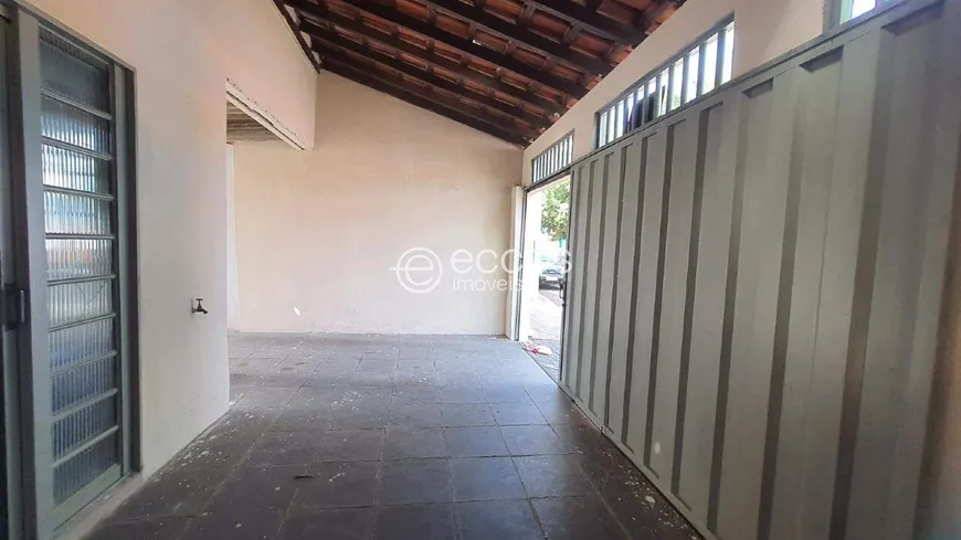 Foto 1 de Casa com 3 Quartos à venda, 148m² em Jardim das Palmeiras, Uberlândia