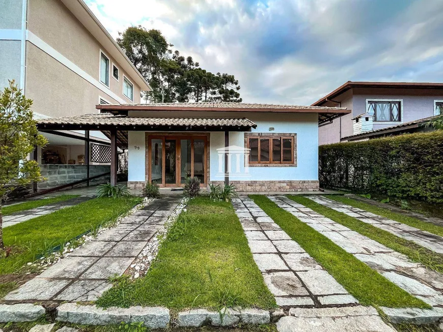 Foto 1 de Casa de Condomínio com 3 Quartos à venda, 156m² em Cascata do Imbuí, Teresópolis