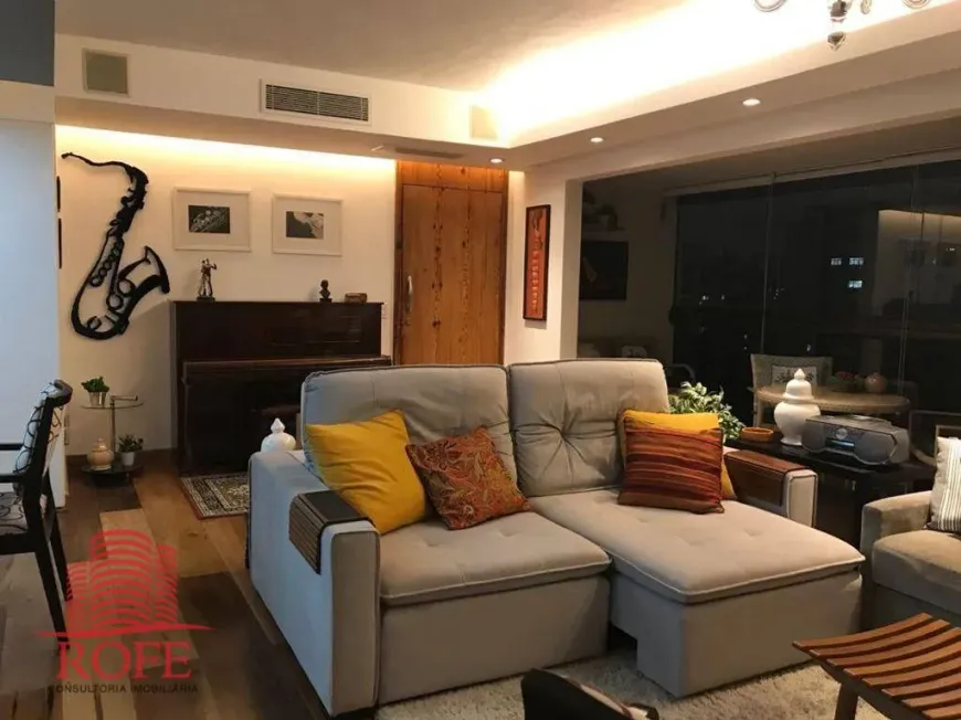 Foto 1 de Apartamento com 3 Quartos à venda, 120m² em Moema, São Paulo