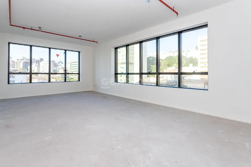 Foto 1 de Sala Comercial para alugar, 43m² em Floresta, Porto Alegre