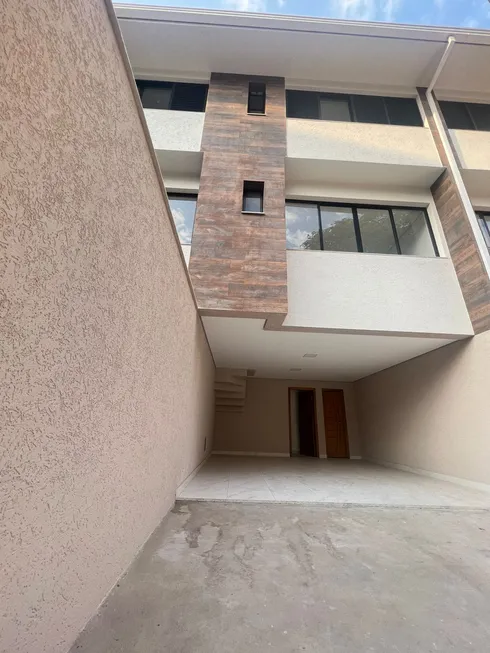 Foto 1 de Casa com 3 Quartos à venda, 186m² em Itapoã, Belo Horizonte