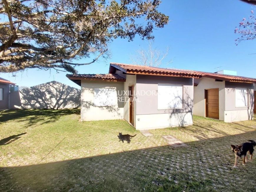 Casa de Condomínio na Rua Santa Mônica, 404, Ponta Grossa em Porto Alegre,  por R$ 205.000 - Viva Real