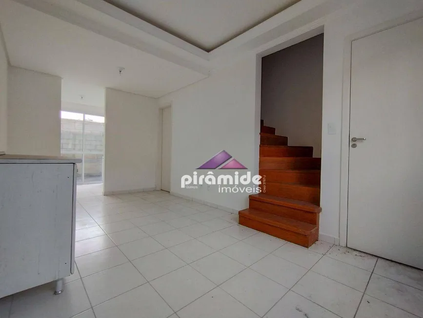 Foto 1 de Casa de Condomínio com 2 Quartos à venda, 98m² em Jardim Colonia, Jacareí