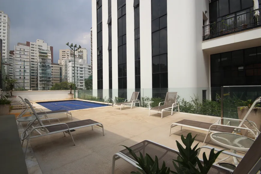 Foto 1 de Apartamento com 3 Quartos para venda ou aluguel, 285m² em Higienópolis, São Paulo