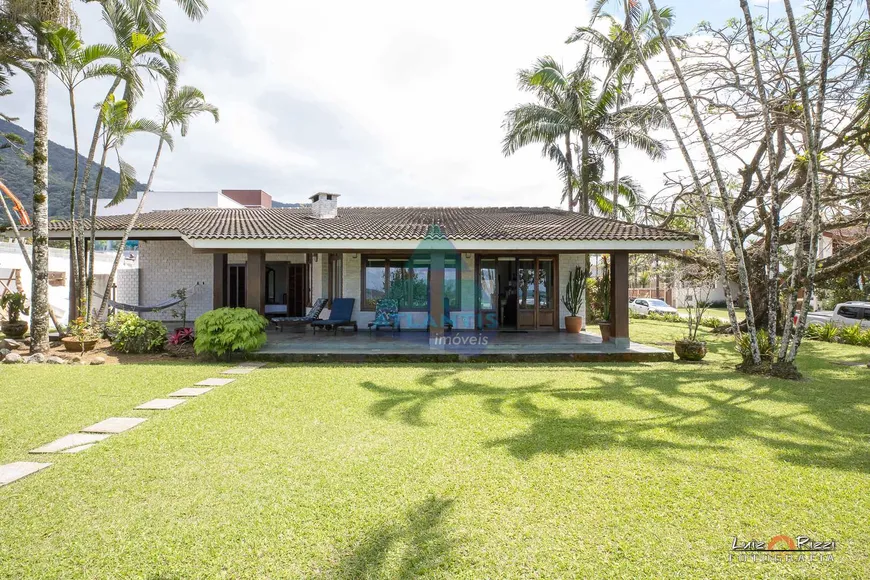 Foto 1 de Casa com 6 Quartos à venda, 378m² em Lagoinha, Ubatuba