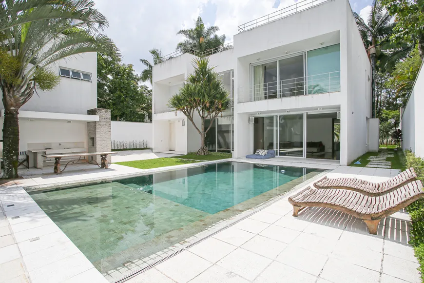 Foto 1 de Casa com 3 Quartos para alugar, 850m² em Jardim América, São Paulo