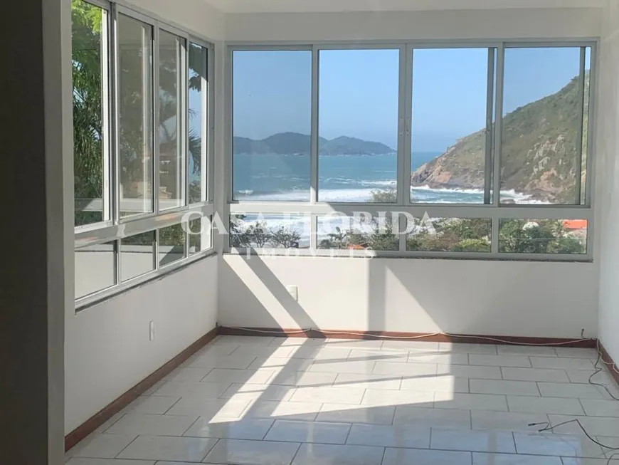 Foto 1 de Casa com 3 Quartos à venda, 200m² em Praia da Solidao, Florianópolis