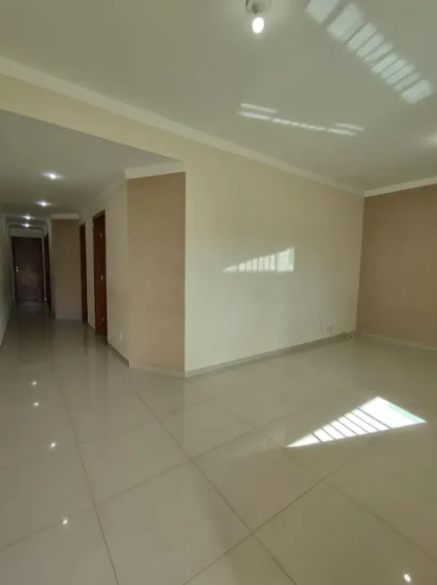 Foto 1 de Apartamento com 3 Quartos para alugar, 100m² em Santo Agostinho, Governador Valadares