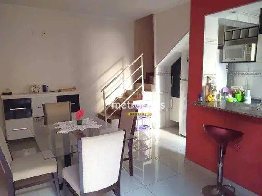 Foto 1 de Sobrado com 2 Quartos para alugar, 110m² em Vila Cecilia Maria, Santo André