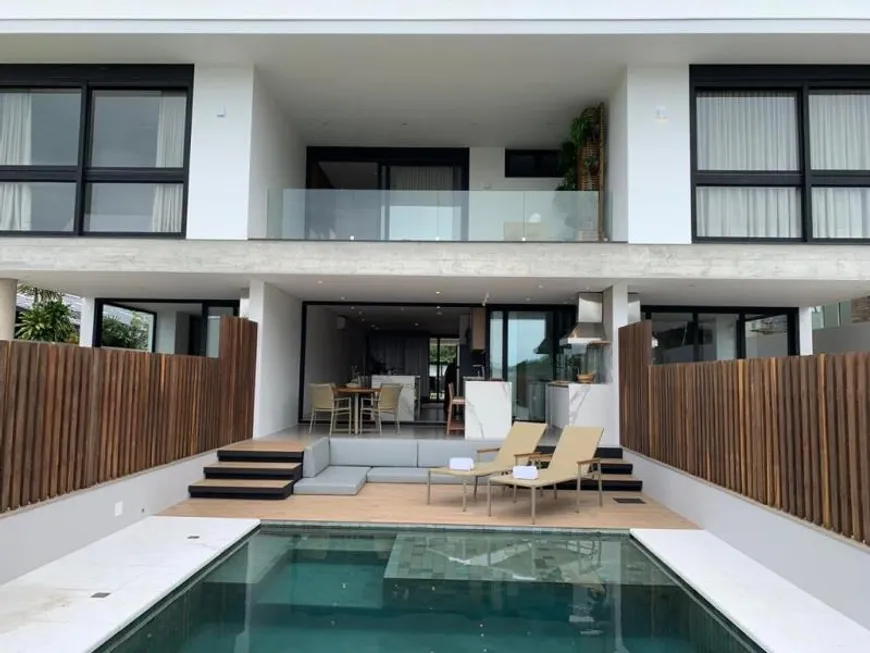 Foto 1 de Casa com 3 Quartos à venda, 139m² em Lagoa da Conceição, Florianópolis
