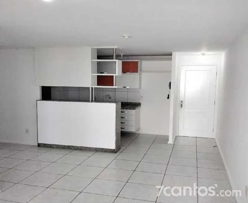 Foto 1 de Apartamento com 2 Quartos para alugar, 65m² em Fátima, Fortaleza