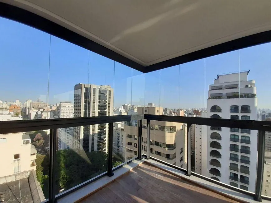 Foto 1 de Apartamento com 3 Quartos à venda, 205m² em Jardim Paulista, São Paulo