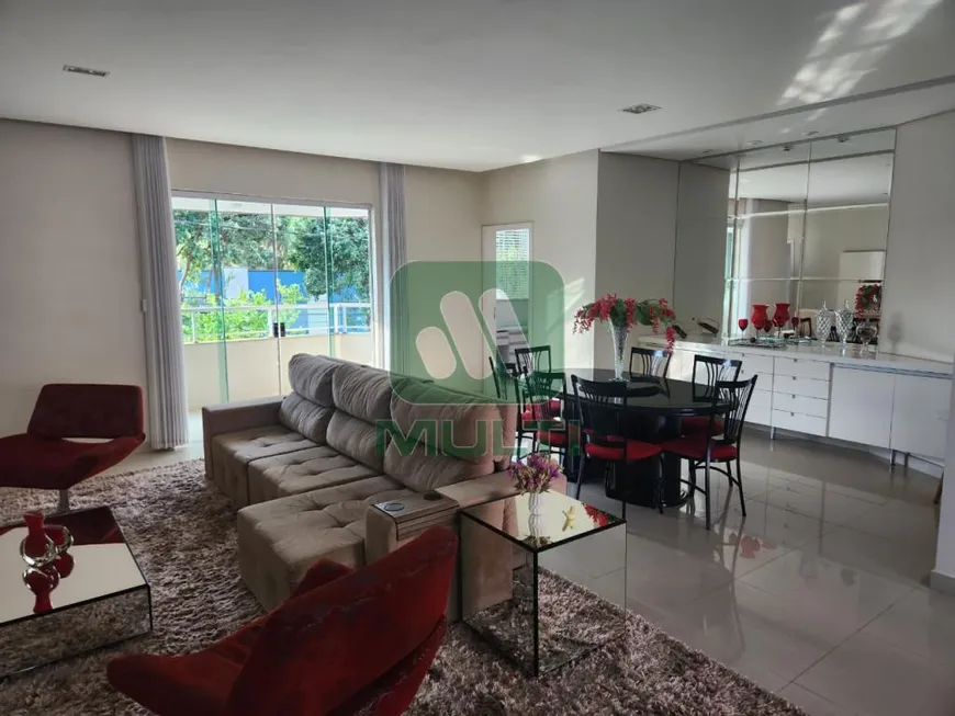 Foto 1 de Imóvel Comercial com 3 Quartos à venda, 700m² em Planalto, Uberlândia