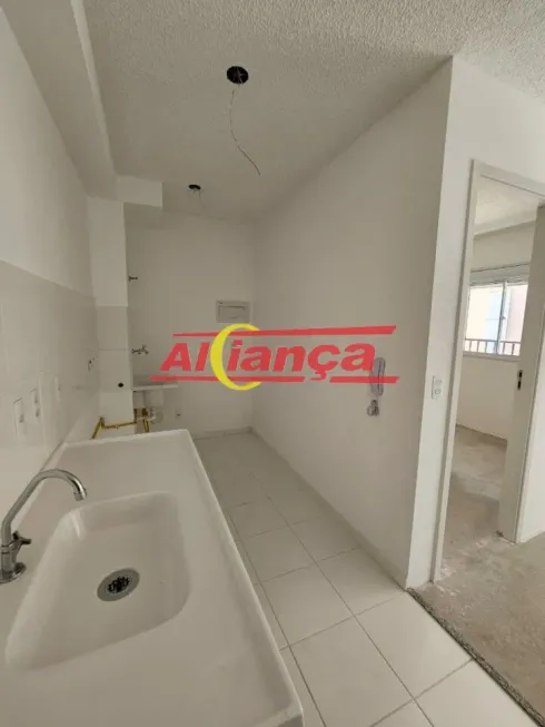 Foto 1 de Apartamento com 2 Quartos à venda, 43m² em Jardim Adriana, Guarulhos