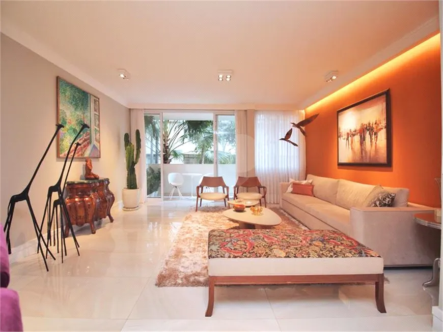 Foto 1 de Apartamento com 2 Quartos à venda, 138m² em Jardim América, São Paulo