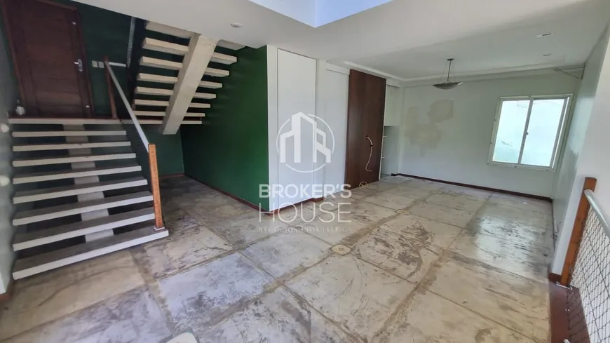 Foto 1 de Casa com 4 Quartos à venda, 380m² em Fradinhos, Vitória