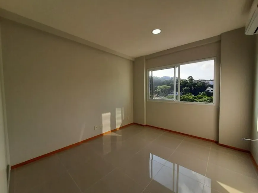 Foto 1 de Apartamento com 4 Quartos à venda, 140m² em Camboinhas, Niterói