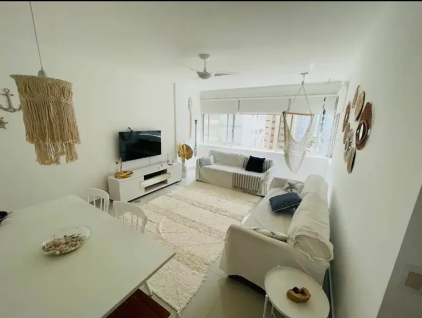 Foto 1 de Apartamento com 3 Quartos à venda, 114m² em Praia das Pitangueiras, Guarujá