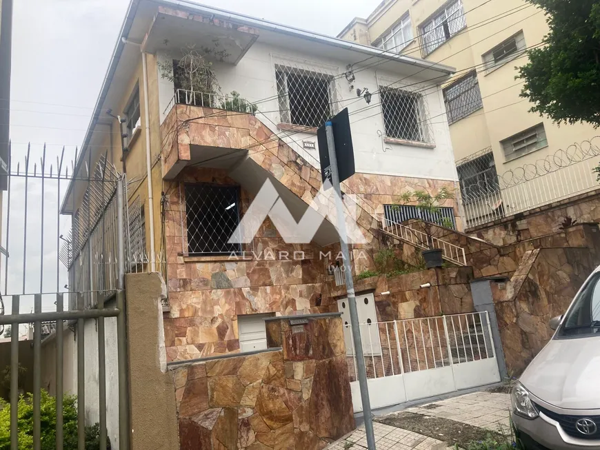 Foto 1 de Casa com 4 Quartos à venda, 135m² em Barroca, Belo Horizonte