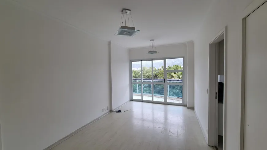 Foto 1 de Apartamento com 3 Quartos para venda ou aluguel, 100m² em Barra da Tijuca, Rio de Janeiro