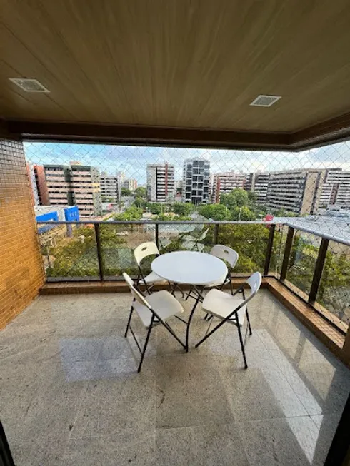 Foto 1 de Apartamento com 3 Quartos à venda, 162m² em Ponta Verde, Maceió