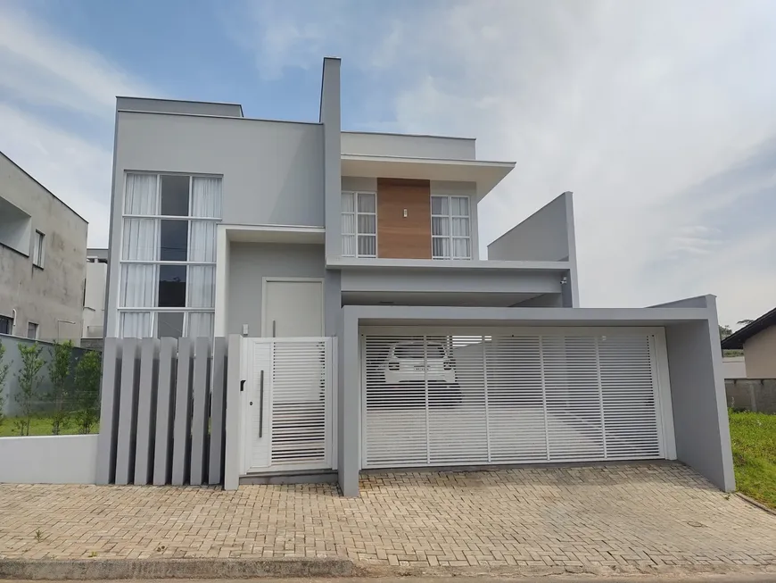 Foto 1 de Casa com 3 Quartos à venda, 229m² em Três Rios do Norte, Jaraguá do Sul