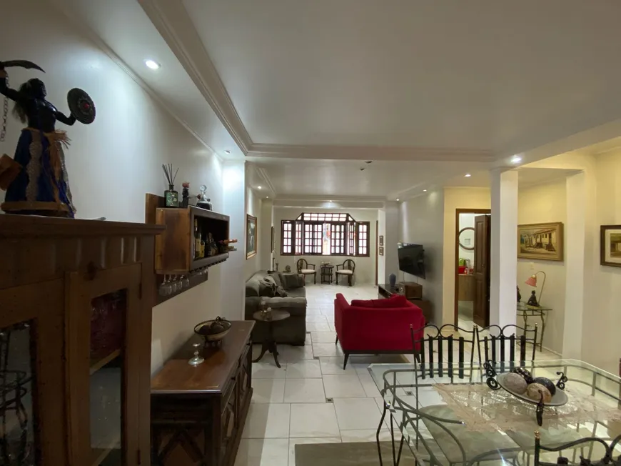 Foto 1 de Sobrado com 4 Quartos à venda, 145m² em Gonzaga, Santos