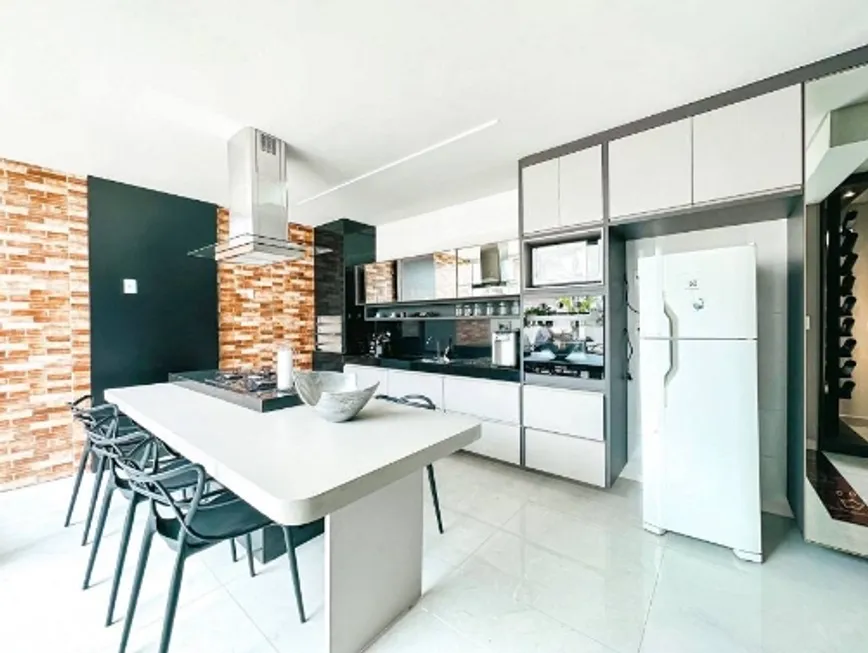 Foto 1 de Apartamento com 2 Quartos à venda, 130m² em Itapoã, Belo Horizonte