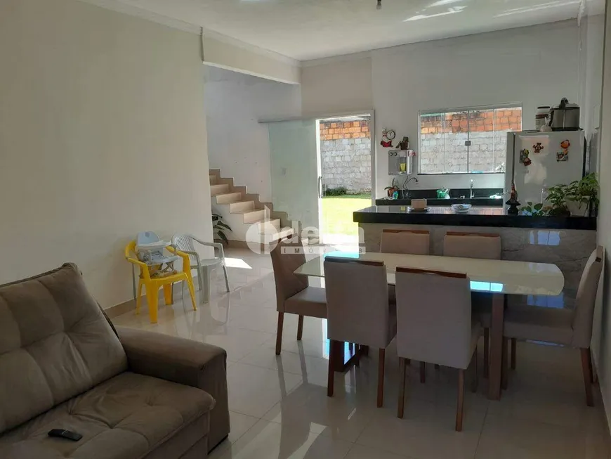 Foto 1 de Casa com 3 Quartos à venda, 100m² em São Jorge, Uberlândia