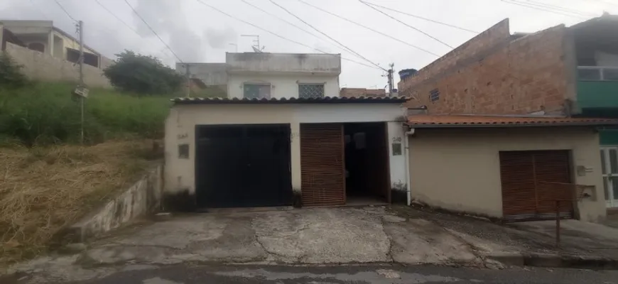 Foto 1 de Casa com 2 Quartos à venda, 90m² em Itacolomi, Betim