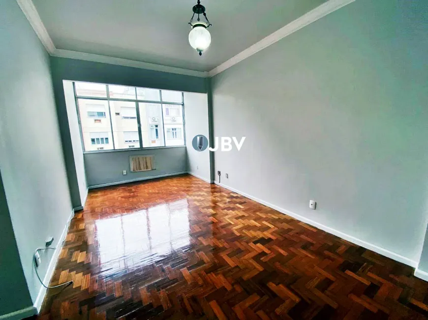 Foto 1 de Apartamento com 2 Quartos para alugar, 100m² em Copacabana, Rio de Janeiro