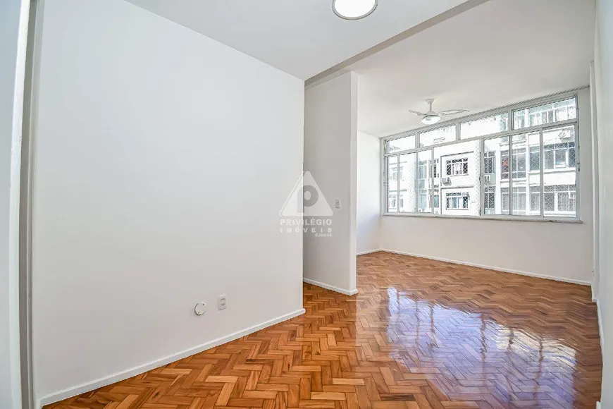 Foto 1 de Apartamento com 2 Quartos à venda, 80m² em Copacabana, Rio de Janeiro