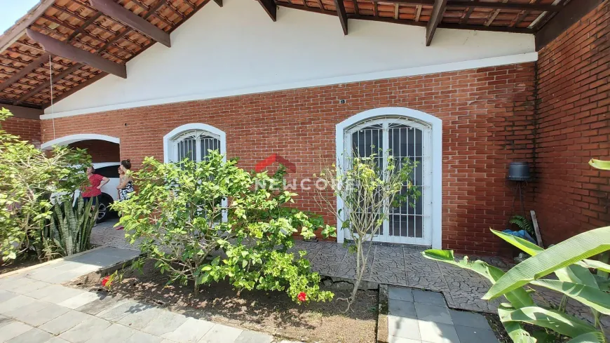 Foto 1 de Casa com 3 Quartos à venda, 156m² em Balneario Arpoador , Peruíbe