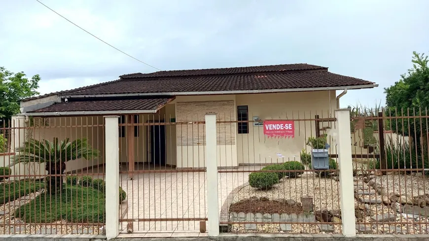 Foto 1 de Casa com 1 Quarto à venda, 222m² em Fátima, Joinville